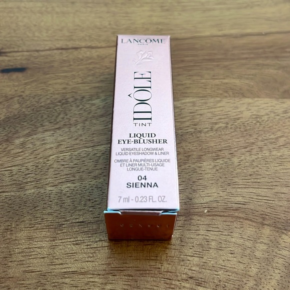 Idole Tint liquid eye-blusher in shade 04- Sienna. NWT/NIB - Picture 3 of 3